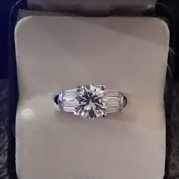 Sterling Silver CZ ring - Picture 1 of 5